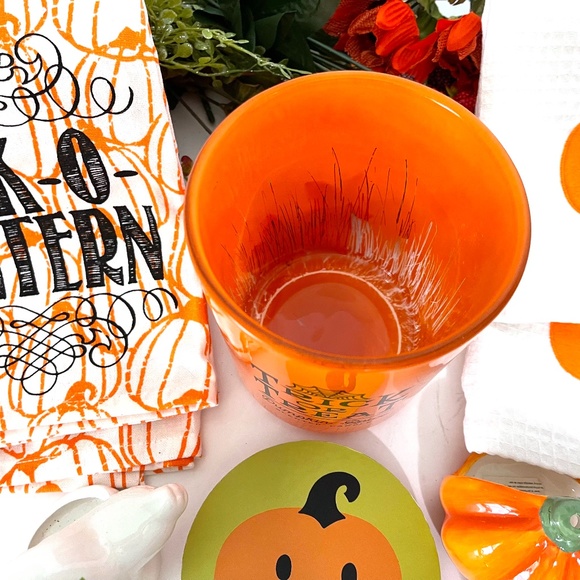 Halloween and Fall kitchen decor gift set. - Picture 3 of 7